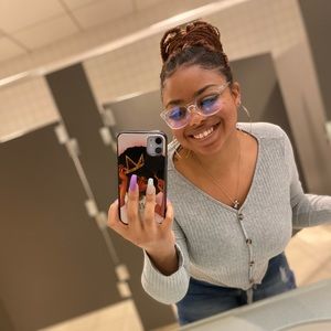 Meet your Posher, Joy